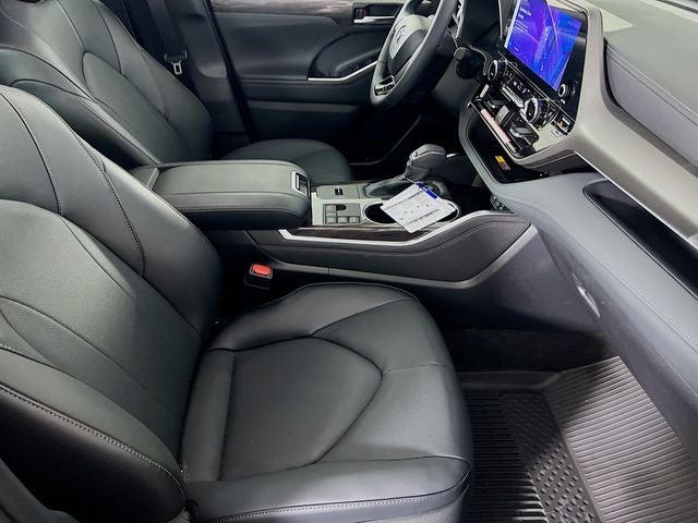 2026 Toyota Highlander Hybrid Limited