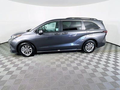 2025 Toyota Sienna XLE 8 Passenger