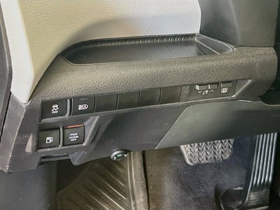 2025 Toyota Sienna XLE 8 Passenger