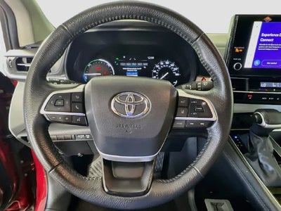 2025 Toyota Sienna XLE 8 Passenger