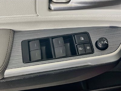 2025 Toyota Sienna XLE 8 Passenger