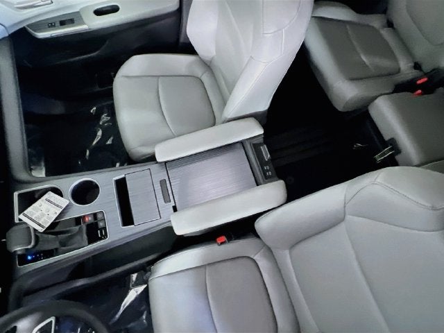 2026 Toyota Sienna XLE 8 Passenger
