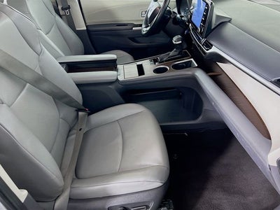 2024 Toyota Sienna XLE
