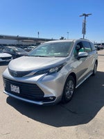 2025 Toyota Sienna XLE 8 Passenger