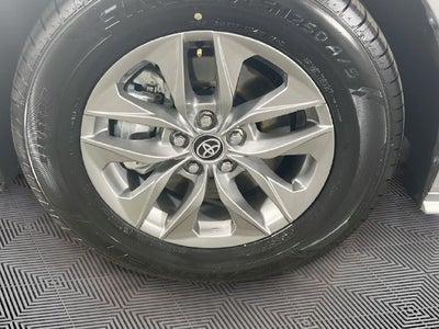 2025 Toyota Sienna XLE 8 Passenger