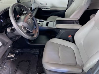 2025 Toyota Sienna XLE 8 Passenger