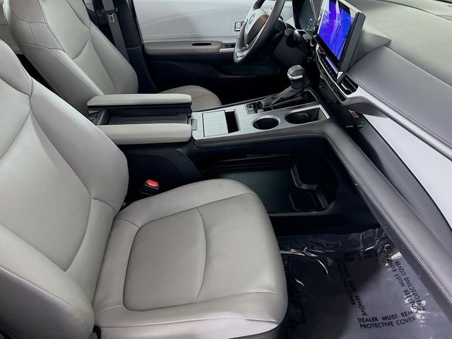 2025 Toyota Sienna XLE 8 Passenger