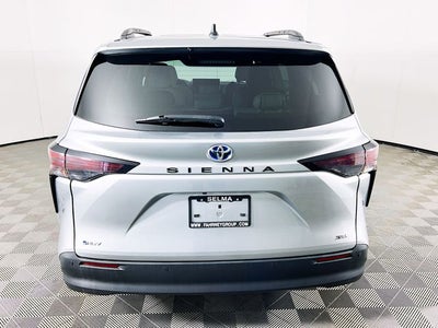 2025 Toyota Sienna XLE 8 Passenger