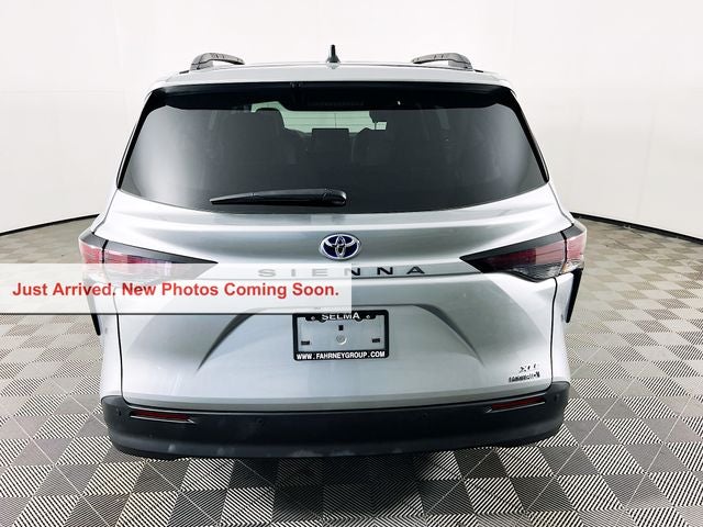 2024 Toyota Sienna XLE 8 Passenger