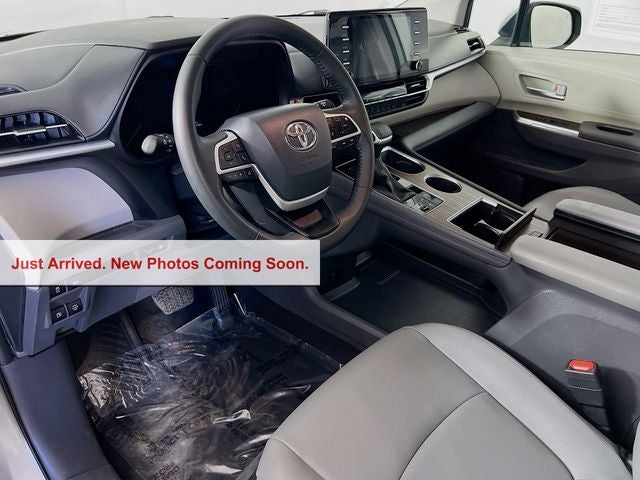 2024 Toyota Sienna XLE 8 Passenger