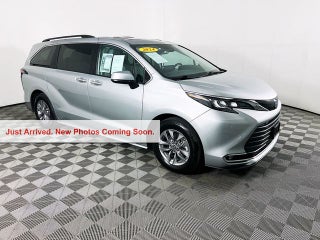 2024 Toyota Sienna XLE