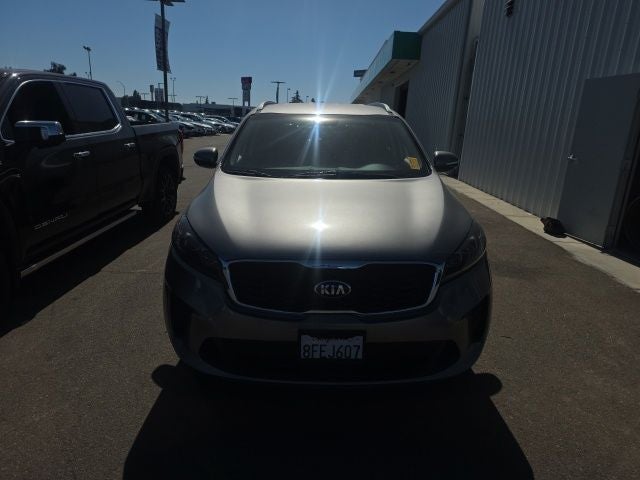 Used 2019 Kia Sorento LX with VIN 5XYPG4A34KG433196 for sale in Selma, CA