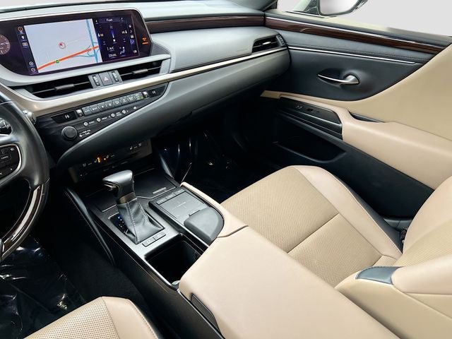2019 Lexus ES 300h