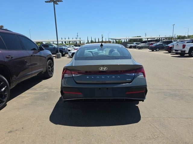 2025 Hyundai Elantra Hybrid Limited
